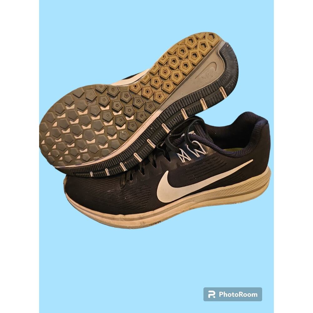 Nike Training Dynamic Fit Zoom 8 Black and White